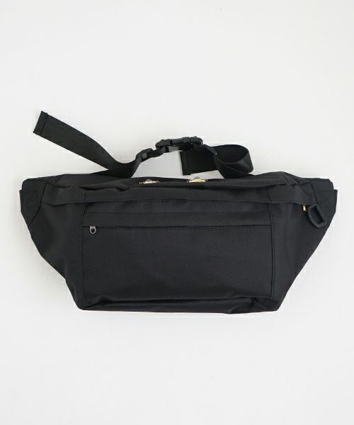 AHCAHCUM あちゃちゅむ　お目目BODY BAG ブラック AHCAHCUM あちゃちゅむ お目目BODY BAG（クロ）