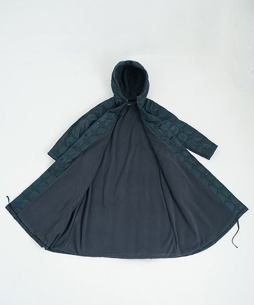 Mochi モチ quilted food coat[ma9-co-01/graphite] キルトフードコート