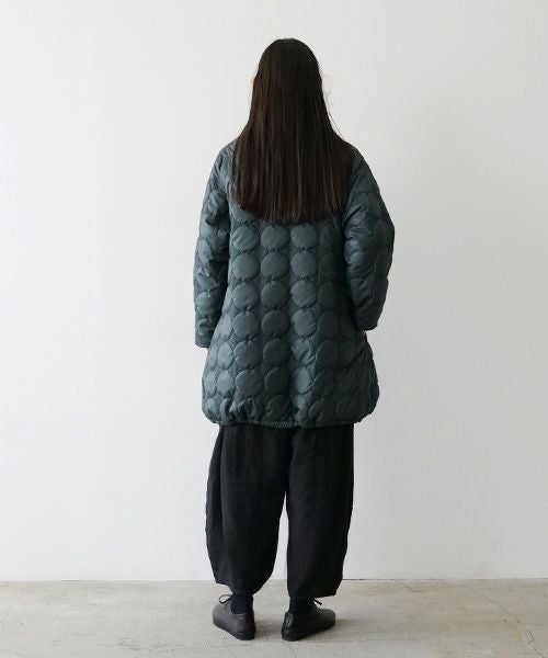 Mochi モチ quilted half coat[ma24-co-01/graphite] キルトハーフコート