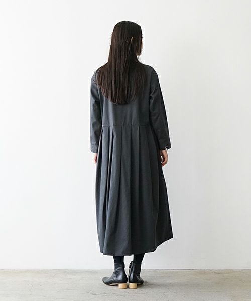 Mochi モチ hight neck tuck dress[ma20-op-01/graphite] ハイネック