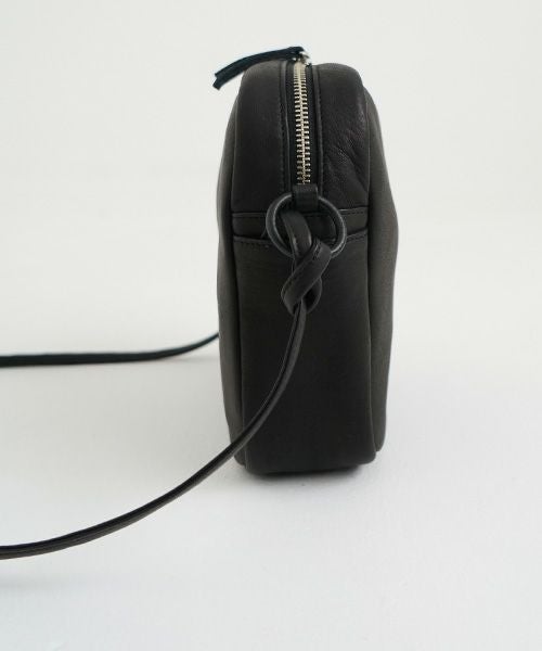 Mochi モチ box shoulder bag[ma-pro-27/black] 鹿革 ボックス