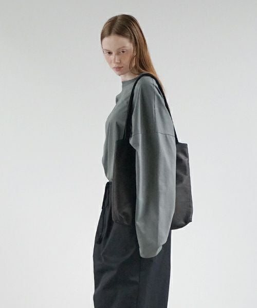 VUm PRODUCT B16 shoulder tote deer leather / black