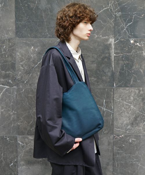 VUm PRODUCT B16 shoulder tote deer leather / figaro