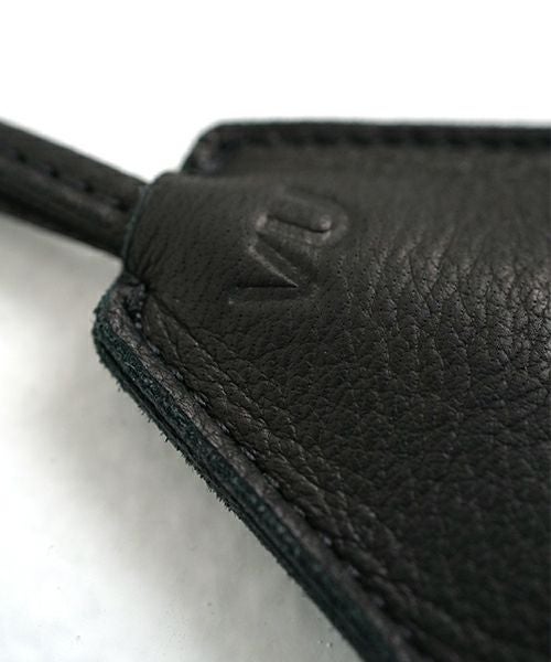 VUm PRODUCT B17T triangle neck key holder deer leather / black