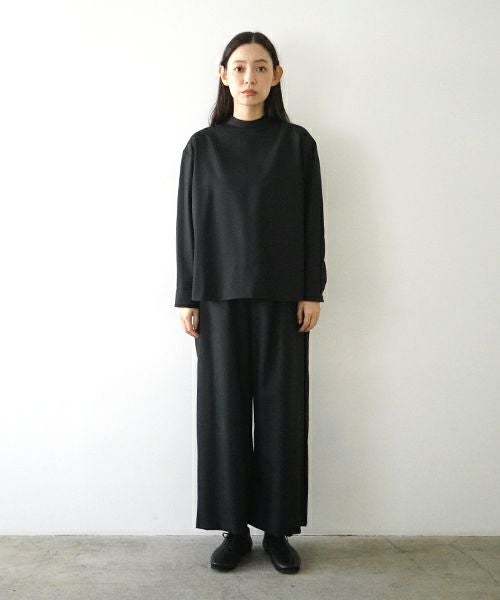 Mochi モチ petit high necked shirt [black] ハイネックシャツ