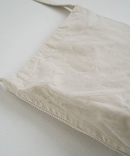 YOKO SAKAMOTO ヨーコサカモトRESEARCHER BAG MEDIUM[ECRU/YS-RE-BAG-M] ショルダーバッグ