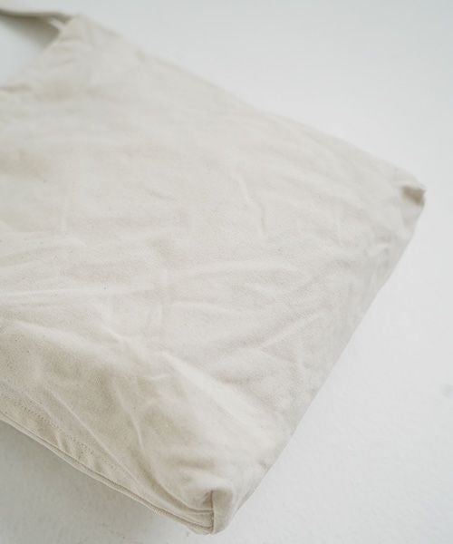 YOKO SAKAMOTO ヨーコサカモトRESEARCHER BAG MEDIUM[ECRU/YS-RE-BAG-M] ショルダーバッグ