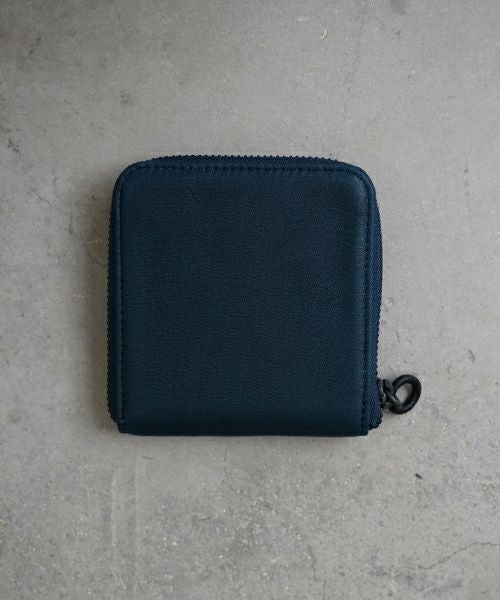 VUm PRODUCT B10 square zip wallet deer leather / figaro