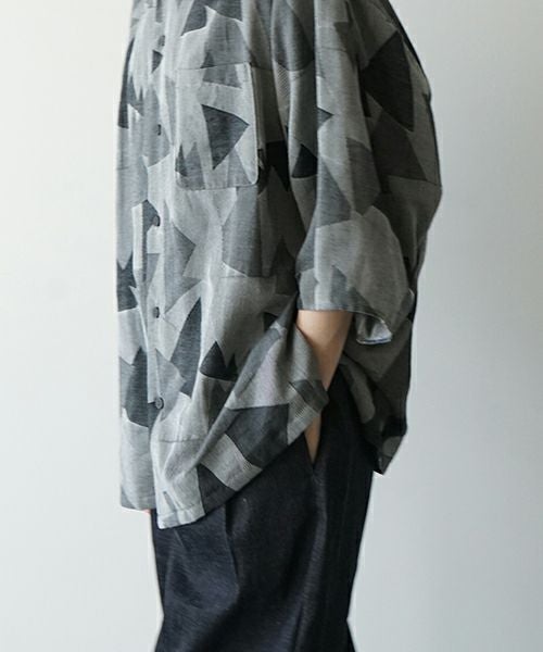 VUヴウgeometric open collar shirt [WHITE×BLACK］幾何学開襟シャツ vu-sht-005