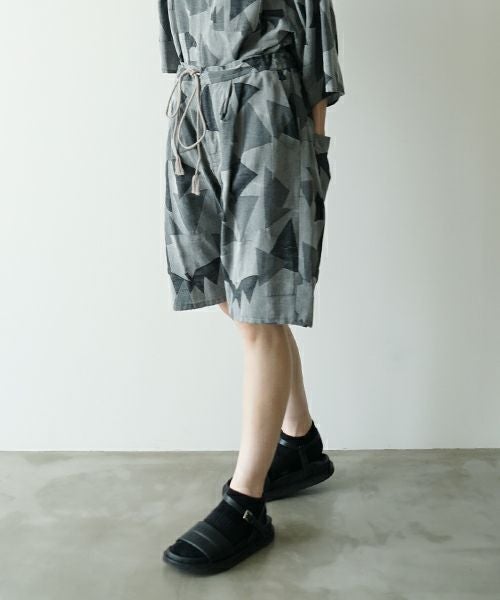 chloma クロマ “QUANTUM FOAM” ロングT[22ALT4/BLACK×LIGHT BLUE]