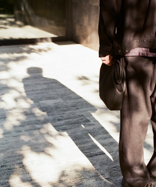 ヒデ　　鹿 VUm PRODUCT B20 kiss-lock shoulder bag wide deer leather / black