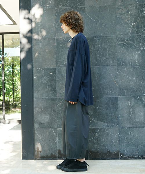 VUm ヴウエム tuck wide cropped pants finx cotton [GRAPHITE] vu-pnt-012
