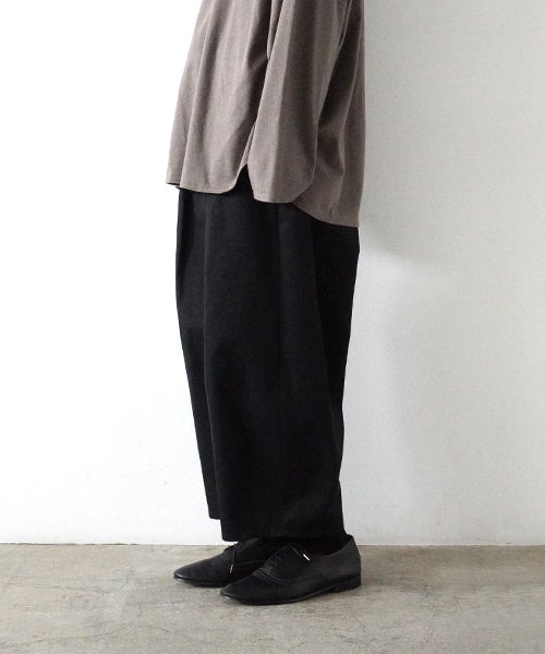 VU / ヴウtuck wide cropped pants finx cotton [BLACK] vu-pnt-012