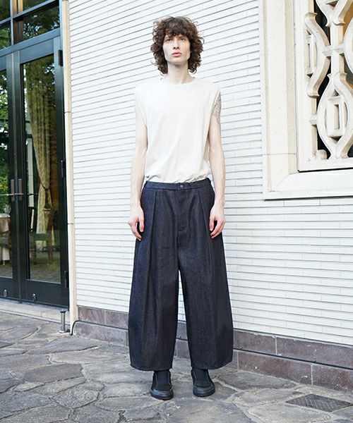 VU / ヴウ Tuck Wide Cropped Pants Selvedge Denim [DEEP BLUE