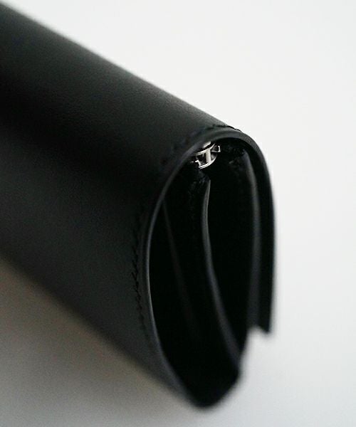 ED ROBERT JUDSON SWITCH トライフォールドウォレット（ブラック）のマチ部分