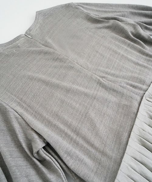 Mochi / モチ<br>panel tuck dress [frosty gray]<br>ms22-op-05