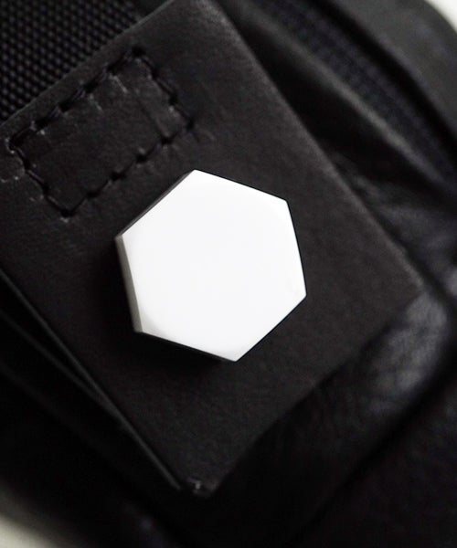 macromauro マクロマウロDEER LEATHER BOX BAG S black