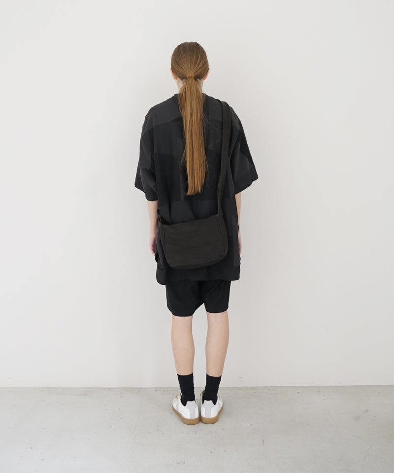 VUm PRODUCT B22 mini sash bag deer leather / dark brown