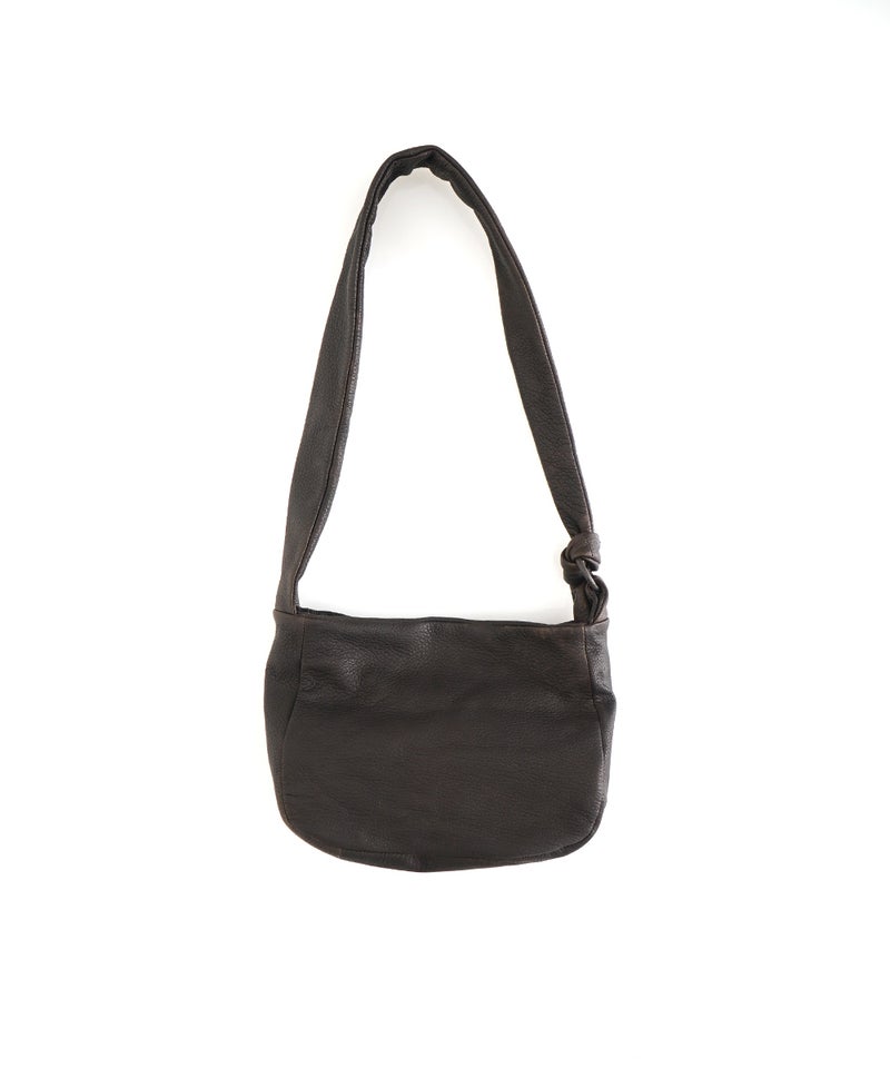 VUm PRODUCT B22 mini sash bag deer leather / dark brown