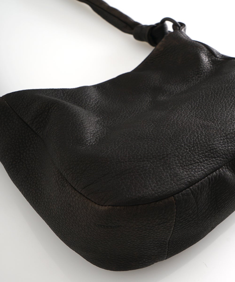 VUm PRODUCT B22 mini sash bag deer leather / dark brown