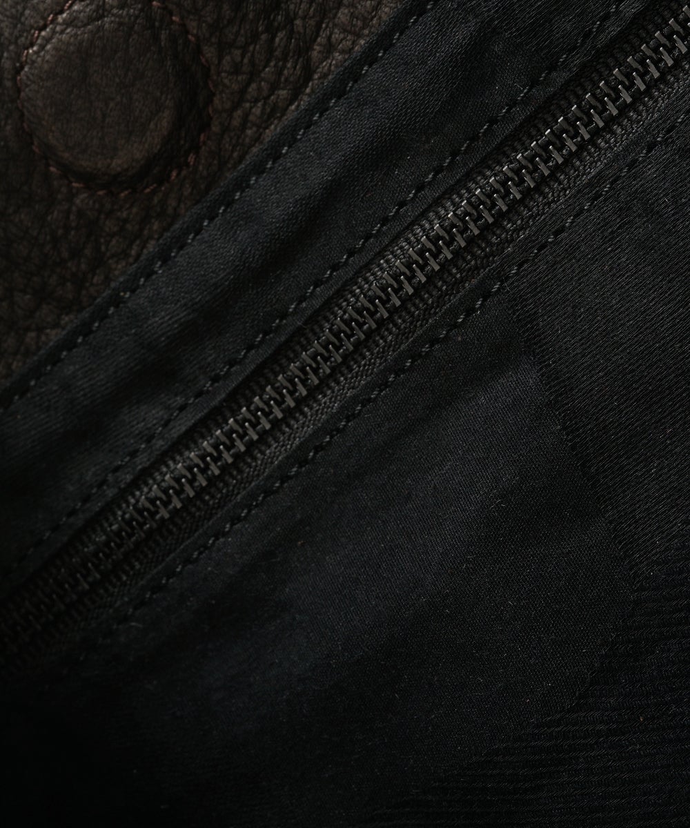 VUm PRODUCT B22 mini sash bag deer leather / dark brown
