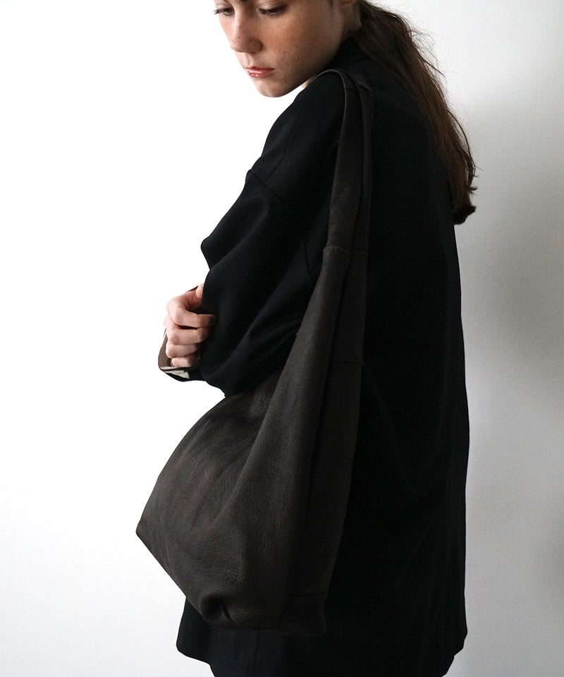 VUm PRODUCT B23 packable tote deer leather / black