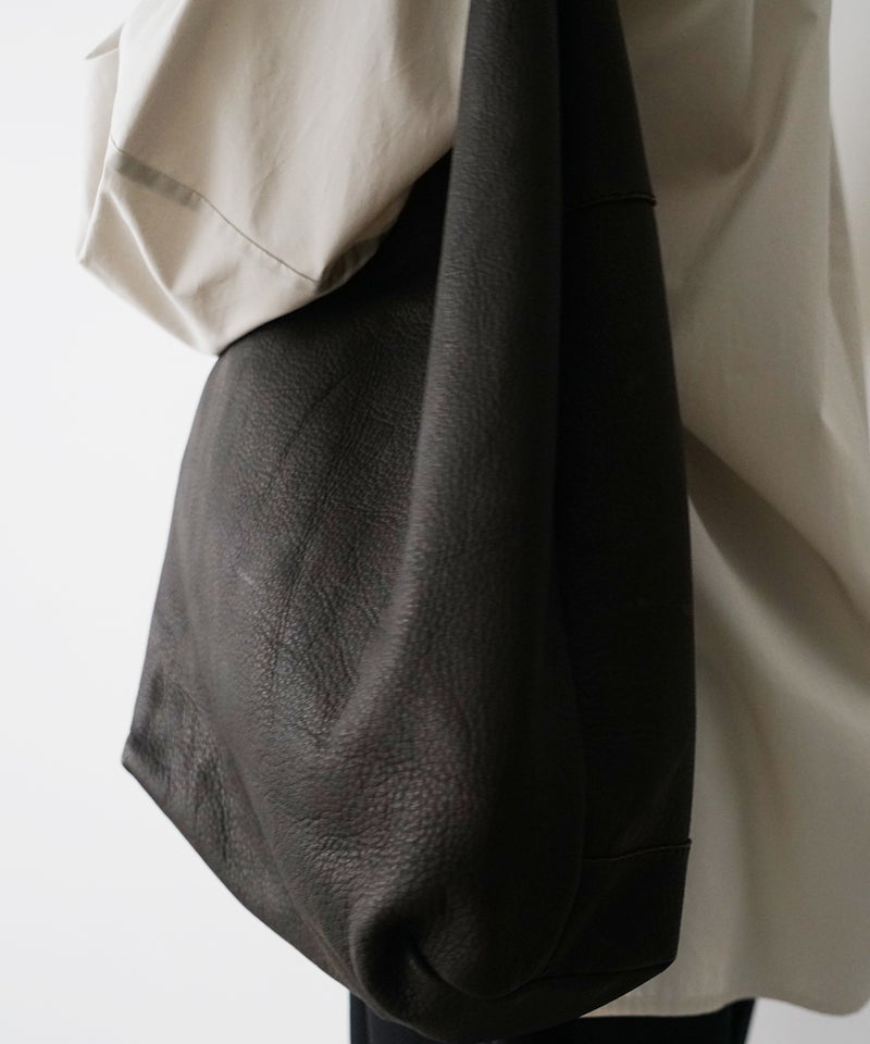 VUm PRODUCT B23 packable tote deer leather / black