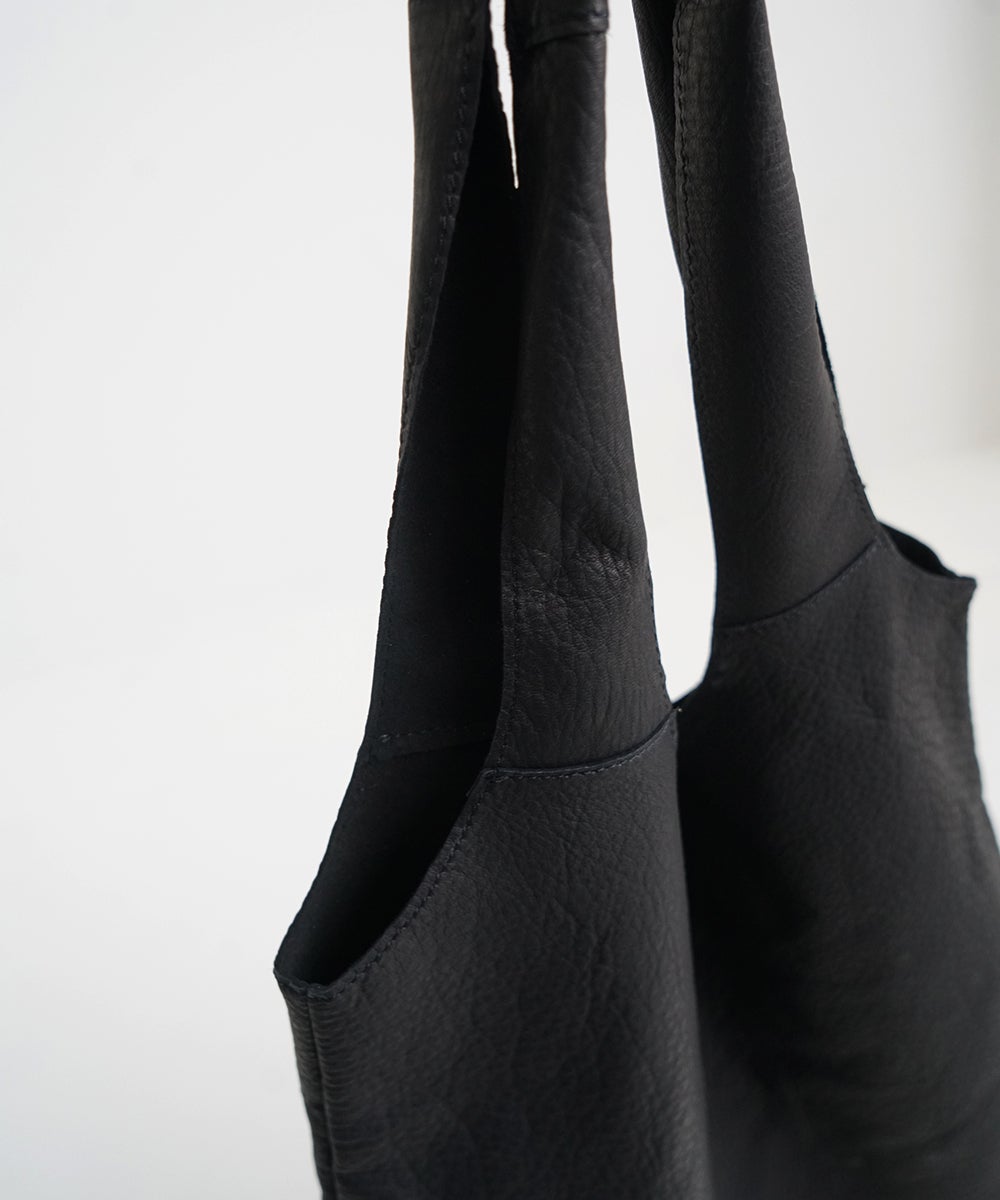 VUm PRODUCT B23 packable tote deer leather / black