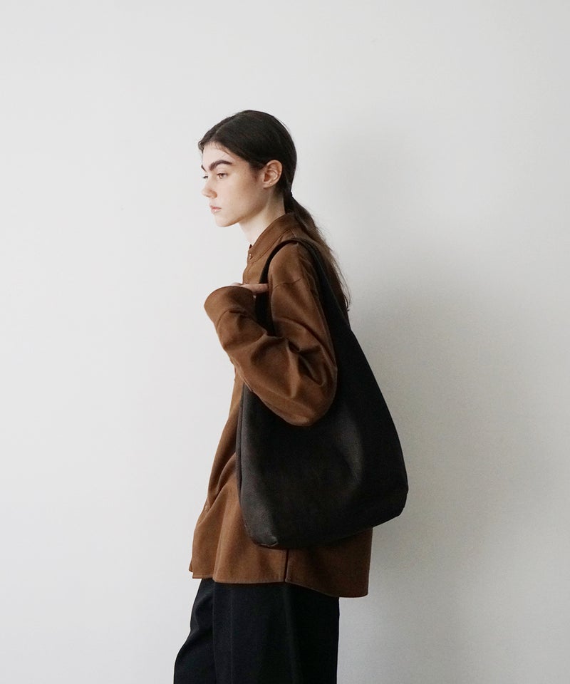 VUm PRODUCT B23 packable tote deer leather / dark brown