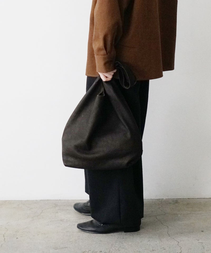 VUm PRODUCT B23 packable tote deer leather / dark brown