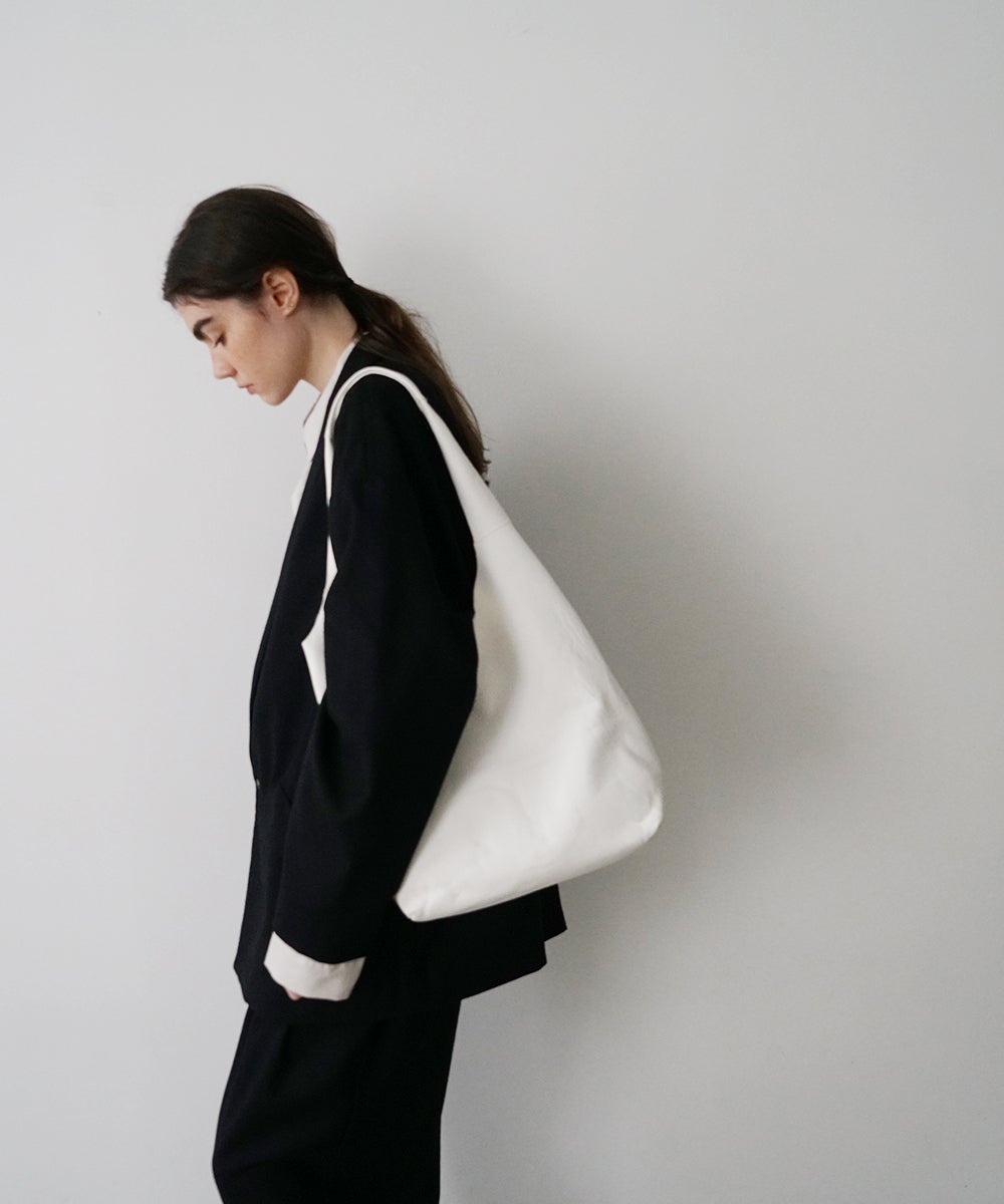  VUm PRODUCT B23 packable tote deer leather / white