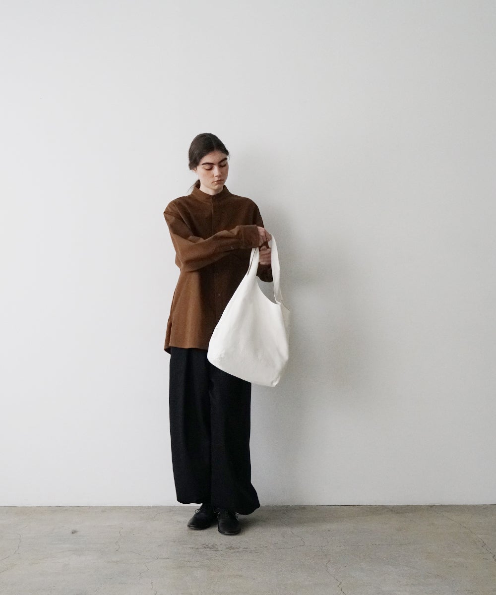  VUm PRODUCT B23 packable tote deer leather / white