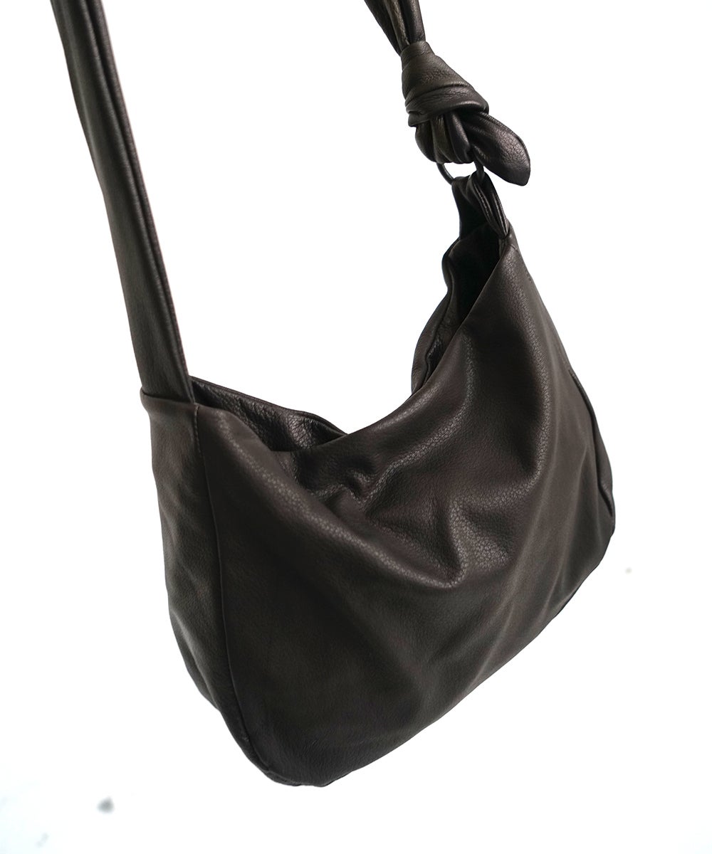VUm PRODUCT B15 sash bag deer leather / dark brown