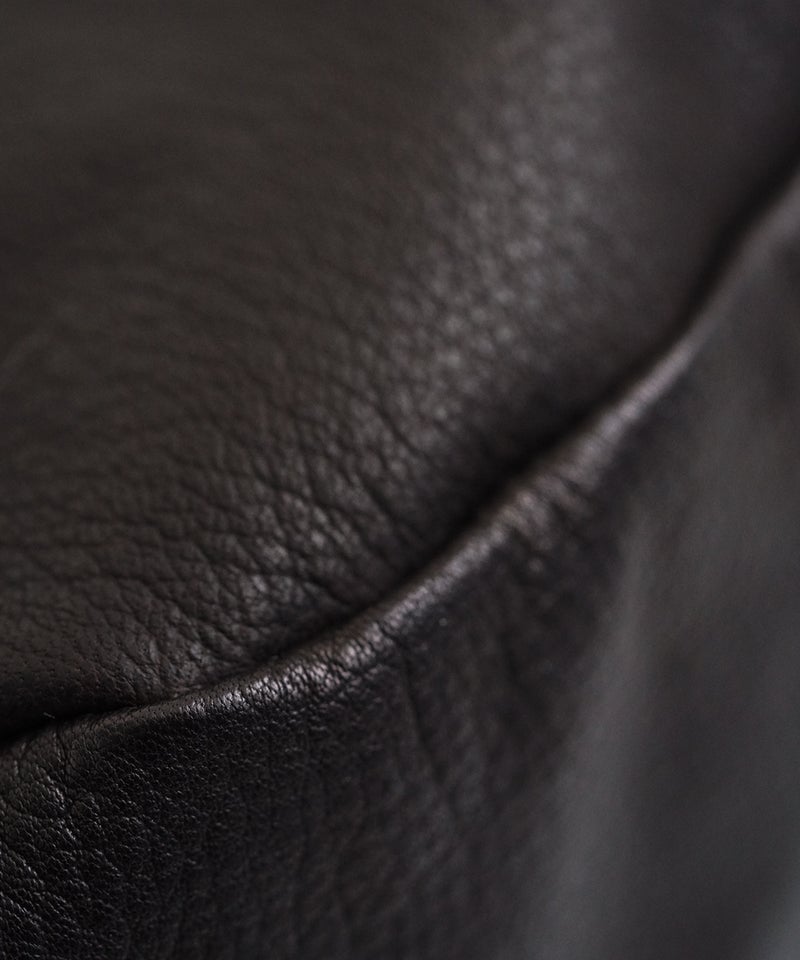 VUm PRODUCT B15 sash bag deer leather / dark brown