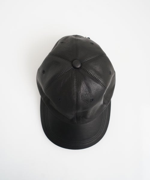 YOKO SAKAMOTOヨーコサカモトGIFT SHOP CAP LEATHER[BLACK/YS - 26AW - GS - CAP - LE]レザーキャップ